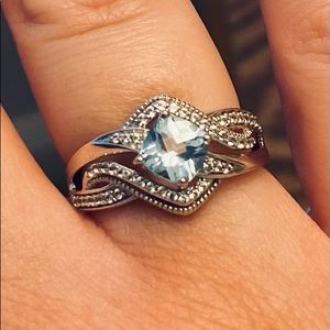 Sterling silver blue topaz stone size 7